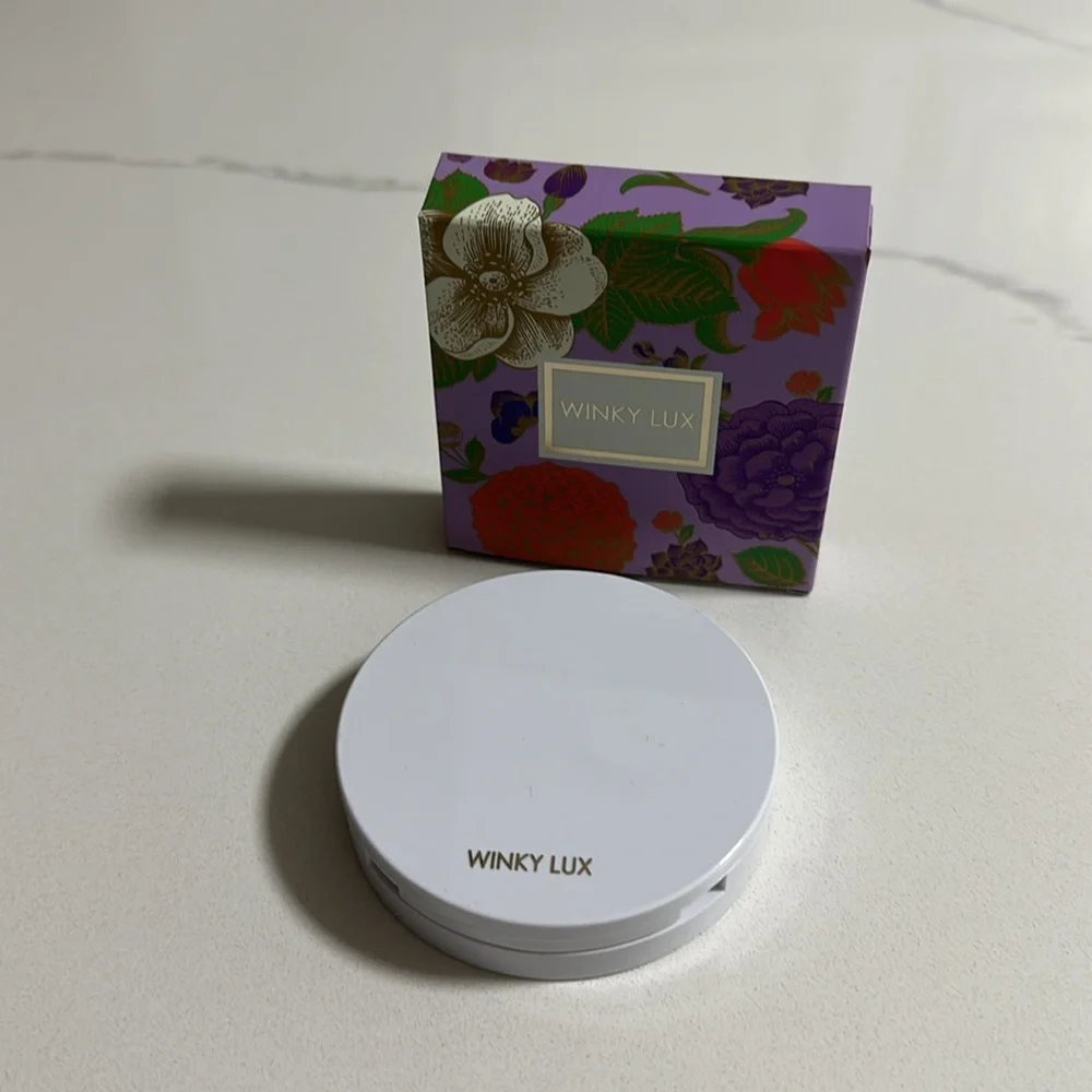 WINKY LUX Diamond Powder Foundation Deep